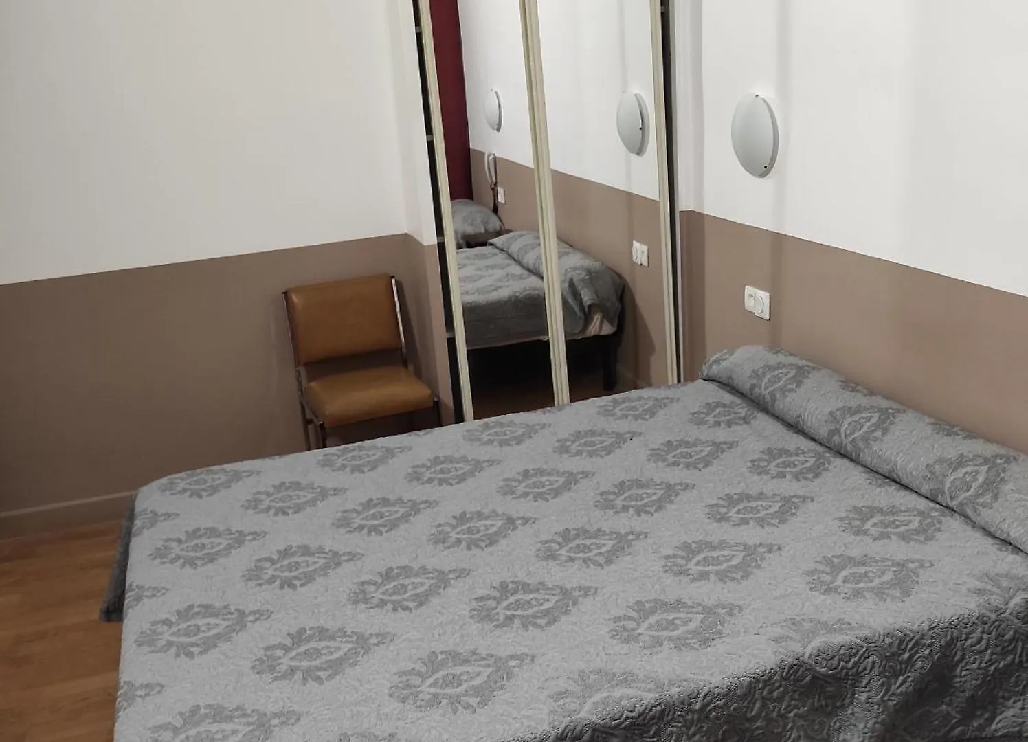 Hotel De Nantes Paris 3*,
